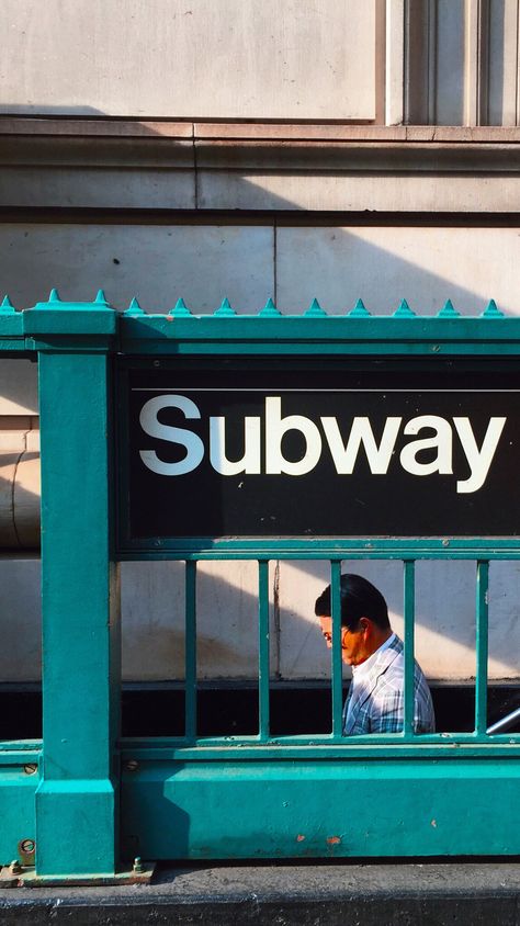 Nyc Metro Aesthetic, New York Subway Photography, Ny Subway Aesthetic, Passenger Aesthetic, Nyc Subway Aesthetic, Nyc Subway Station, Subway Photoshoot, Nyc Picture Ideas, Subway Photography