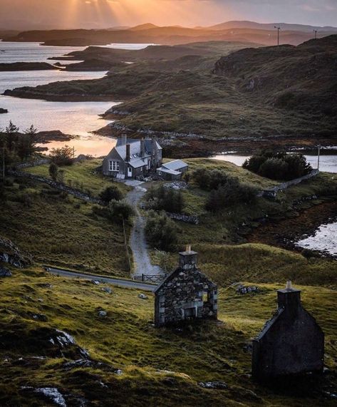 Scotland Aesthetic, Isle Of Lewis, Scotland History, Outer Hebrides, England And Scotland, The Isle, Scotland Travel, Scottish Highlands, Nature Pictures