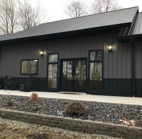 Charcoal Metal House, Dark Grey Metal House, Grey And Black Metal Building, Charcoal Grey Metal Building, Charcoal And Black Barndominium, Charcoal Metal Building, Dark Grey Barndominium, Charcoal Barndominium Exterior, Gray Metal Building