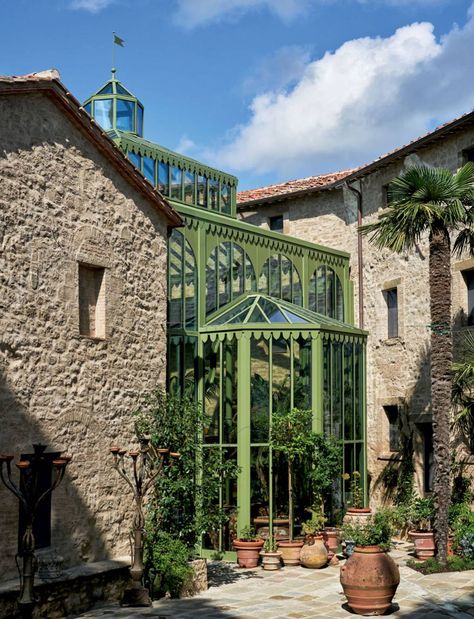 This double-height, steel-framed glasshouse built within the old castle walls serves as a glamorous, light-filled seating area. Conservatory Ideas, West Facing Garden, Gardening Design, Gardening Landscaping, Landscaping Garden, Garden Idea, Party Garden, Decoration Garden, Wedding Garden