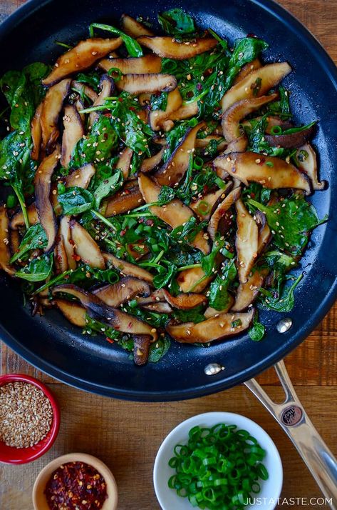 Sautéed Mushrooms and Spinach with Spicy Garlic Sauce - Just a Taste Spicy Garlic Sauce, Mushrooms And Spinach, Spinach And Mushrooms, Sautéed Mushrooms, Just A Taste, Stuffed Portabella Mushrooms, Spinach Stuffed Mushrooms, Sauteed Mushrooms, Veggie Side Dishes