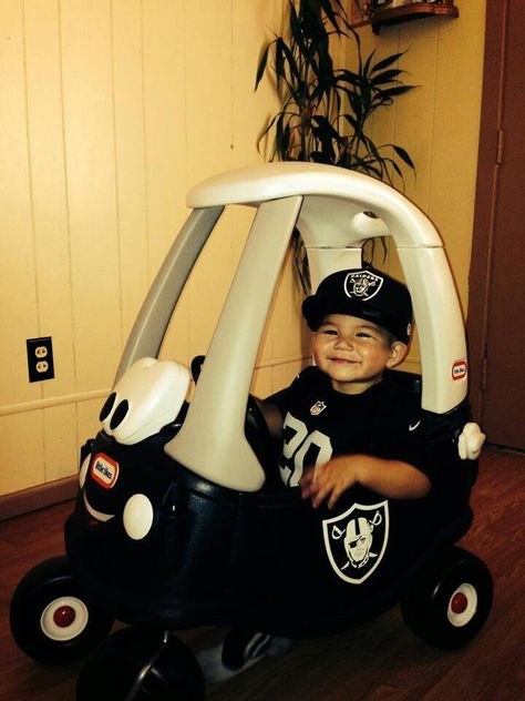 Go Raiders!! Racing Baby, Halloween Costumes 2022, Raiders Baby, Estilo Cholo, Cholo Style, Chicana Style, Round Of Applause, Boy Fits