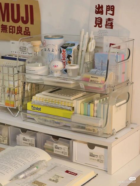 Desk Inspo Organizations, Muji Stationary Organization, Dorm Room Desk Aesthetic, Muji Desk Organization, Desk Study Aesthetic, Korean Desk Aesthetic, Aesthetic Desk Set Up, Dorm Desk Setup, Desk Aesthetic Study