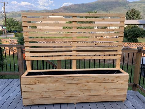 Planter Box Trellis Build Plans – JK Building The Dream Planter Box Trellis, Privacy Planter, Planter Box With Trellis, Diy Privacy Screen, Planter Box Plans, Planter Trellis, Building A Raised Garden, Diy Planter Box, Garden Privacy