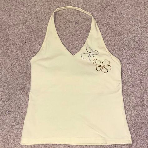 Cheap Yellow 90s Inspired Tops, Summer Y2k Halter Camisole Top, Yellow Fitted Y2k Top, Yellow Stretch Y2k Top, 2000s Shirts, Yellow Sleeveless Y2k Top, 2000s Clothing, 2000 Fashion, Mermaid Outfit