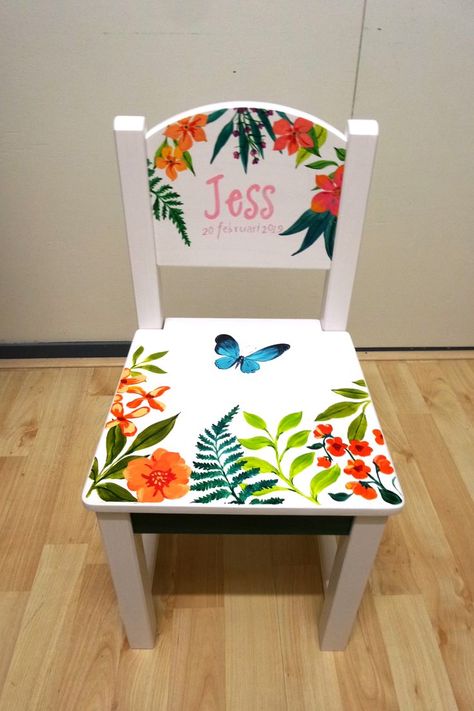 Painted Kids Chairs, Furniture Flipping Business, Hand Painted Chairs, Painted Benches, Painted Stools, Whimsical Painted Furniture, Funky Chairs, Colourful Living Room Decor, Whimsical Furniture