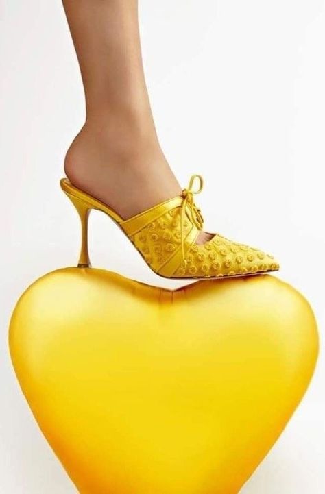 Empire Yellow, Electric Blue Lemonade, Yellow Pantone, Yellow Heels, Jaune Orange, Elegance Style, Heels High, Yellow Shoes, Yellow Aesthetic