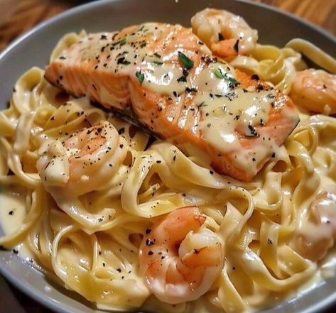 Salmon And Shrimp Alfredo, Salmon Alfredo, Creamy Shrimp Scampi, Shrimp Alfredo Recipe, Creamy Alfredo Sauce, Flaked Salmon, Steak Pasta, Pasta Recipes Alfredo, Fettuccine Alfredo Recipes