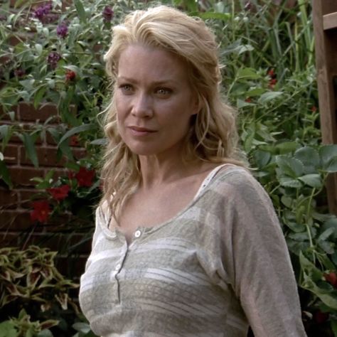 Andrea Harrison Andrea The Walking Dead, Andrea Harrison, Walking Dead Characters, Laurie Holden, Z Nation, Zombie Apocalypse, Walking Dead, The Walking Dead, Walking