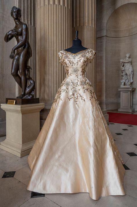 New Blenheim Palace exhibition brings together Bridgerton, The Crown and real-life royal history | Tatler Coronation Dresses, Coronation Gown, Royal Gowns, Queen's Coronation, Coronation Dress, Rainha Elizabeth Ii, Blenheim Palace, Dress Display, Lady In Waiting