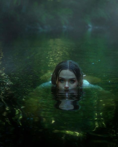 Water Nymphs Aesthetic, Night Water Photoshoot, Water Nymph Photoshoot, Swamp Photoshoot, Woman In River, Sea Nymph Aesthetic, Swamp Siren, Water Nymph Aesthetic, Siren Photography