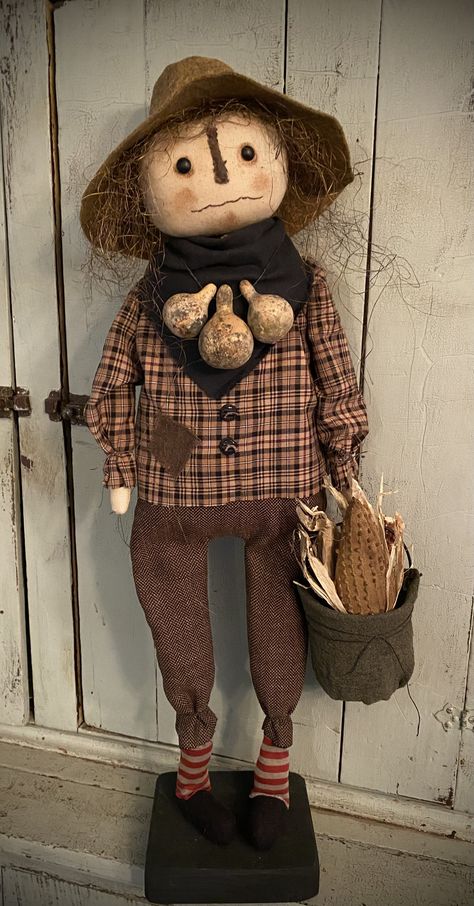 Scarecrow Drawing, Primitive Fall Decorating, Primitive Country Crafts, Scarecrow Doll, Prim Crafts, Cloth Dolls Handmade, Primitive Fall, Autumn Crafts, Halloween Doll