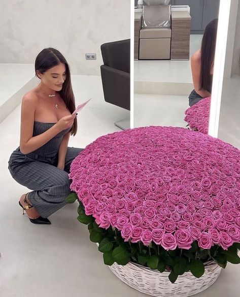 Embracing Femininity, Dream Birthday, Luxury Flower Bouquets, Instagram Roses, Money Flowers, Rose Girl, Mode Zara, Boquette Flowers, Girls Support Girls