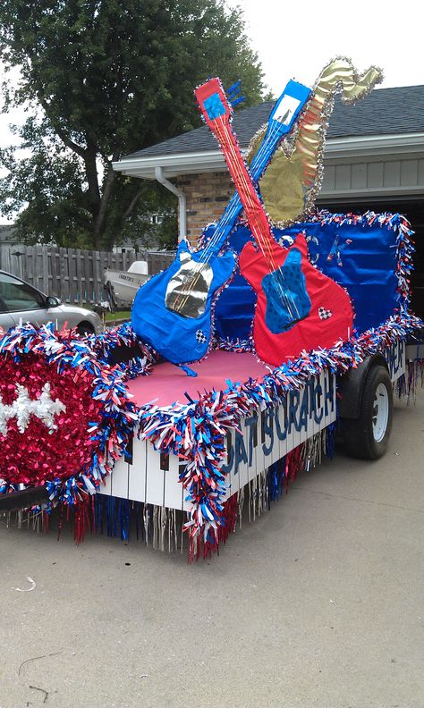 Homecoming parade float. Panthers Rock 'Em! Parade Float Ideas, Parade Float Decorations, Carnival Floats, Homecoming Floats, Christmas Parade Floats, Floating Decorations, American Heritage Girls, Homecoming Parade, Holiday Parades