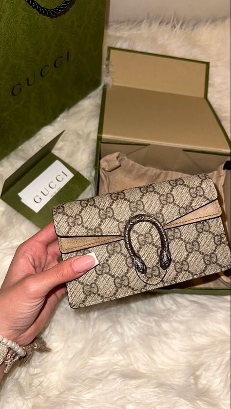 Gucci Dionysus Bag, Mob Wife Aesthetic, It Girl Aesthetic, Wife Aesthetic, Estilo Hijab, Aesthetic Cool, Luxury Bags Collection, Gucci Purse, Gucci Women