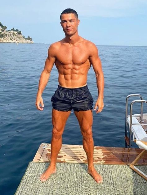 Ronaldo Shirtless, Cristiano Ronaldo Shirtless, Cristiano R, Cristiano Ronaldo Body, Ronaldo Pictures, Ronaldo Cristiano, Ripped Body, Cr7 Ronaldo, Cristiano Ronaldo 7