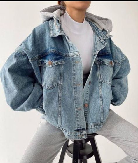 Denim Jacket With Hoodie Outfit, Fall Fashion Outfits Casual, Denim Jacket With Hoodie, Tiktok Outfits, Classy Winter Outfits, Everyday Fashion Outfits, Casual Stylish, Basic Outfits, Fall Fashion Outfits