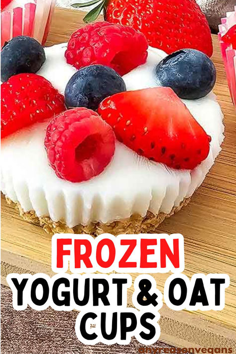 These frozen yogurt and oat cups are the perfect healthy snack or breakfast. They're also great for dessert. Topped with fresh fruit, these are my favorite summer snack. Frozen Yogurt Covered Fruit, Frozen Yogurt Covered Strawberries, Frozen Yogurt Fruit Cups, Frozen Oats Cups, Frozen Yogurt Oatmeal Cups, Frozen Oat Cups, Yogurt Charcuterie Board, Yogurt Covered Fruit, Frozen Fruit Cups