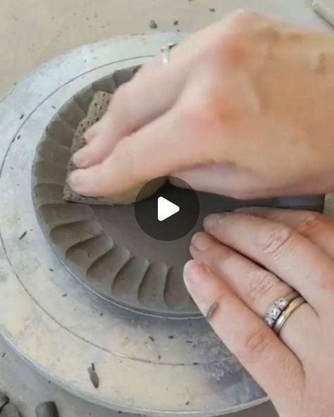 Carved Plate Ceramic, Carved Ceramic Plates, Handbuilding Ceramics, Carving Clay, Interesting Pottery, Ceramics Videos, Ceramic Plates Art, Pottery Carving, Clay Carving