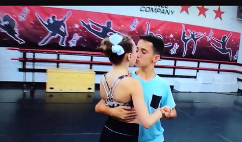 Maddie and Gino kiss Maddie And Gino, Dance Moms Pyramid, Dance Moms Season 5, Dance Moms Paige, Dance Moms Kendall, Dance Moms Group Dances, Dance Moms Chloe, Dance Moms Maddie, Dance Moms Funny