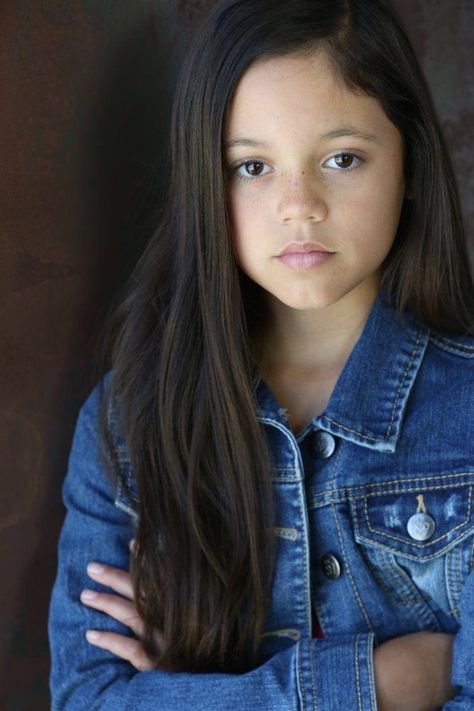 Jenna Ortega Jenna Ortega In Scream, Bold Eyebrows, Fashion Fails, Teen Actresses, Mia 3, Girl Haircuts, Hot Actors, Jenna Ortega