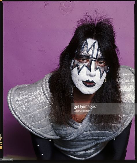 Photo shows Ace Frehley, guitarist for the rock and roll group KISS, in full makeup and costume. Ca. 1980s. Tommy Thayer, Eric Singer, Vinnie Vincent, Kiss Members, Eric Carr, Peter Criss, Kiss Army, Kiss Pictures, Vintage Kiss