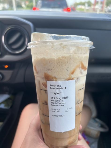 Caramel Iced Coffee Starbucks Order, Starbucks Orders Iced Coffee, Iced Mocha Starbucks, Coffee Starbucks Order, Iced Coffee Caramel, Mocha Drink, Coffee Orders, Starbucks Mocha, Cold Starbucks Drinks