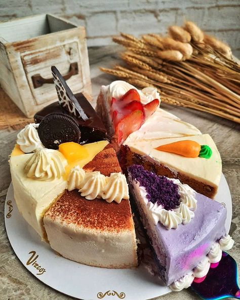 Cheesecake Sampler, Pinoy Merienda, Dessert Tea, Fruit Dessert, Fruit Desserts, Mini Cheesecake, Cheesecake, Dessert, Fruit