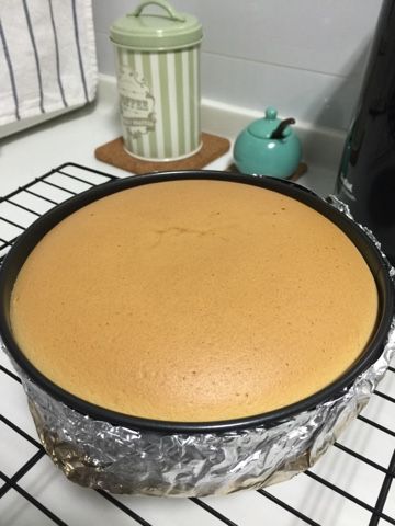 Baking Mom: Condensed Milk Cheese Cake Double Cheese Cotton Cake, Sweetened Condensed Milk Recipes, Condensed Milk Cake, Cotton Cake, Japanese Cheesecake, Condensed Milk Recipes, Cheesecake Bites, Tasty Baking, Pound Cake Recipes