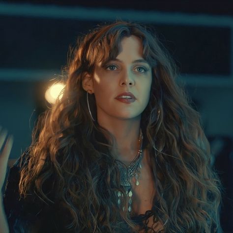 Daisy Jones And The Six Haircut, Daisy Jones Pfp, Daisy Jones And The Six Makeup, Daisy Jones And The Six Hair, Daisy Jones Hair, Riley Keough Daisy Jones, Daisy Jones And The Six, Riley Keough, 70s Party