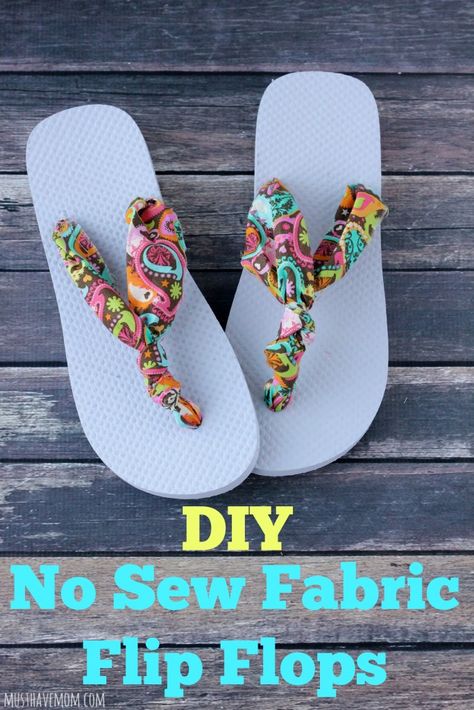 DIY No Sew Fabric Flip Flops - Super easy, cheap and trendy! Flip Flop Crafts, Fabric Flip Flops, Cheap Flip Flops, Flip Flop Craft, Honey Facial, Purple Toes, Artistic Shoes, Diy Summer Clothes, Old Navy Flip Flops