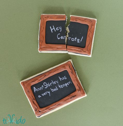 Anne of Green Gables Cookies//really fun idea for an Anne of Green Gables party! Road To Avonlea, Lm Montgomery, Gilbert Blythe, Anne With An E, Anne Shirley, Anne Of Green, Anne Of Green Gables, Green Gables, Dessert Bars