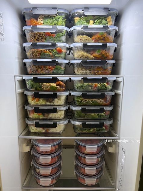 2024 Vision Board Meal Prep, Couple Meal Prep For The Week, Meal Prep For The Week Aesthetic, Vision Board Meal Prep, Meal Prep Astethic, Couple Meal Prep, Meal Prepping Aesthetic, Dorm Meal Prep, Meal Prep Vision Board