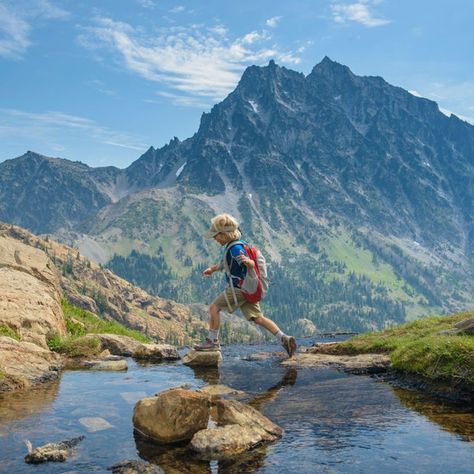 How to Hike with Kids? 9 Tricks from an Outdoor Mom. - Outside Online Hiking Essentials, Animal Tracks, Thru Hiking, Hiking With Kids, Camping Trips, Rafting, Family Time, New Album, Outdoors Adventure