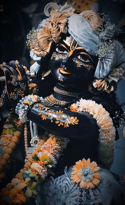 🙏Shree krushna 🙏 Radha Krishna Dp, Vrindavan Photography, Bihari Ji, Breast Growth, Iphone Wallpaper Hd Original, Decent Wallpapers, God Wallpaper, Dragon Wallpaper Iphone, Rajasthani Art