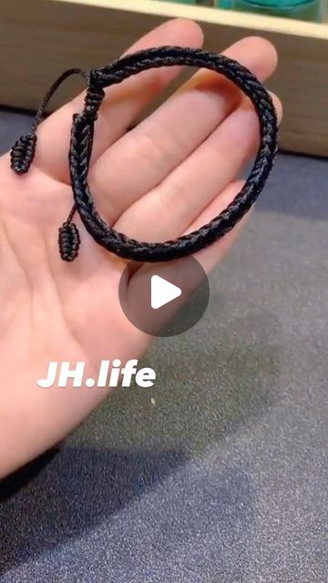 Macrame Cord Bracelet, How To Make Braclets, Nylon Cord Bracelet, Cord Bracelet Diy, Make Bracelet, Diy For Men, Cord Jewelry, Bracelet Shop, Cord Bracelet