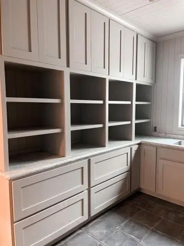 Building Pantry Shelving, Butter Pantry Ideas, Pantry U Shape, Tiny Butlers Pantry Ideas, Pantry L Shape, Square Walk In Pantry, L Shape Butlers Pantry, L Shaped Walk In Pantry, Pantry Colors Walk In