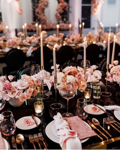 Color Palette Moody, Blush Pink And Black Wedding, Winter Wedding Table, Deco Rose, Dusty Rose Wedding, Rose Gold Party, Wedding Decor Inspiration, Gold Party, Toronto Wedding