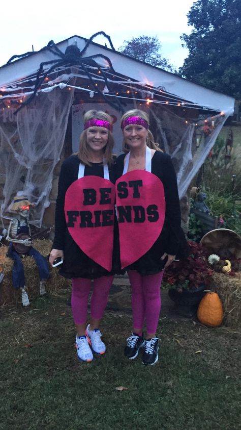 Best friend necklace costume! Best Friend Costumes, Friend Costumes, Best Friend Halloween Costumes, Best Friend Necklaces, Friend Necklaces, Halloween Costumes, Best Friends, Halloween