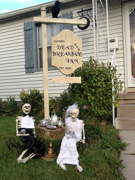 This is my version of better home and gardens dead and breakfast inn! I thought dead end sounded better ! Dead And Breakfast Halloween, Breakfast Halloween, Inn Ideas, Haunted Farmhouse, Dead And Breakfast, Scary Party, Haunted Hotel, Dead End, Halloween 2022