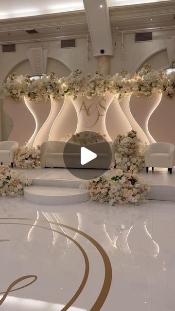 Luxury Wedding Decor Reception Decorations, Modern Wedding Stage Design, Modern Luxe Wedding, Luxury Event Decor, Modern Wedding Ideas, Stage Wedding, Luxury Weddings Reception, Afghan Wedding, Wedding Stage Design