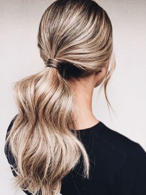 Perfect ponytail inspiration ideas. Low wrapped voluminous party ponytail. Birthday, engagement party, rehearsal dinner date night hairstyle ideas. Up Ponytail, Perfect Ponytail, A Ponytail, Super Hair, Long Blonde, Messy Hairstyles, Ombre Hair, Ponytail Hairstyles, Hair Updos