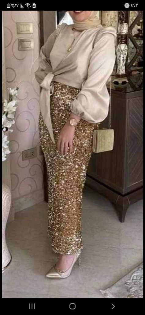 Skirt And Blouse Soiree, Skirt Soiree Hijab, Soiree Skirts For Hijab, Simple Soiree Blouses Hijab, Soiree Outfit Hijab, Soiree Outfits For Hijab, Blouse Soiree Outfit, Soiree Skirts, Skirt Soiree