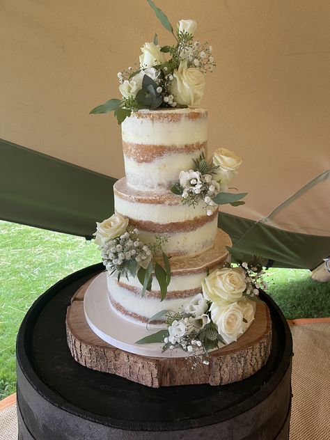 Semi Naked Cake, Greenery Cake, September Wedding Colors, 4 Tier Wedding Cake, Different Types Of Cakes, White Desserts, 3 Tier Wedding Cakes, Two Tier Cake, Tall Cakes