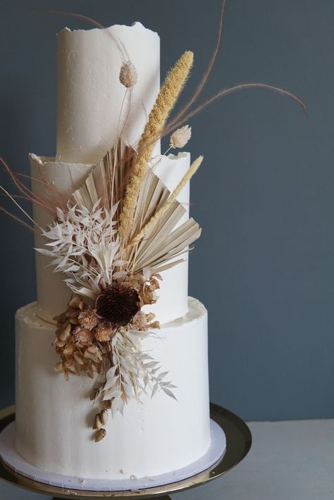 Jul 3, 2020 - This Pin was discovered by Jessica Sorrow. Discover (and save!) your own Pins on Pinterest Botanical Wedding Cake, Dried Flowers For Wedding, Textured Wedding Cakes, Flower Cake Decorations, Cakes Design, Boho Wedding Cake, Boho Cake, Dried Flowers Wedding, Flowers For Wedding