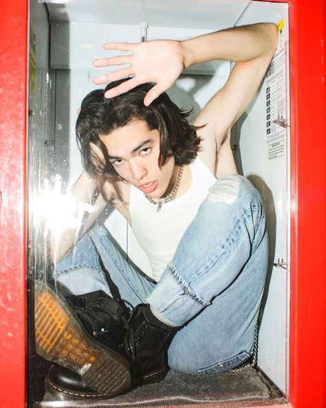 cari / may ★ on Instagram: “hi guys i finally succeeded at capturing the roach in my room i trapped him in this glass container and he looks comfy so good for him but…” The Kid Laroi, Kid Laroi, Conan Gray Aesthetic, Fav Music, In My Room, Gray Aesthetic, Conan Gray, My Room, Fav Celebs