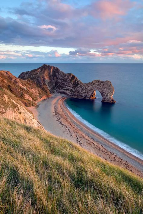 Durdle Door, Lulworth Cove, Best Holiday Destinations, Places In England, World Most Beautiful Place, Africa Destinations, Most Beautiful Cities, Beautiful Places In The World, Pretty Places