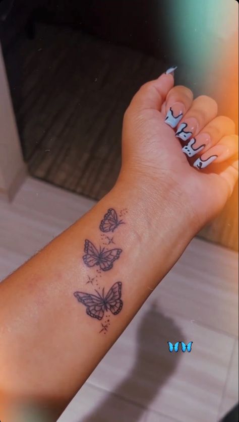 Womans Sleeve Tattoo, Unisex Tattoos, Butterfly Tattoos On Arm, Cute Hand Tattoos, Black Girls With Tattoos, Pretty Tattoos For Women, Tattoos For Black Skin, Red Ink Tattoos, Dope Tattoos For Women