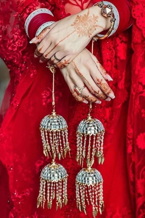 Kaleera Designs, Kalire Designs, Minimalistic Bride, Indian Mehndi Designs, Punjabi Bride, Bridal Jewellery Design, Wedding Marketing, Lehenga Designs, Bride Look