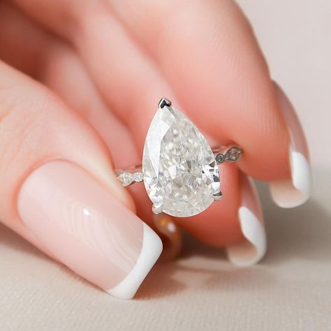 Keyzar Jewelry 💎 on Instagram: “Be unique ❤️ Our stunning #KeyzarJasmine engagement ring with a 4.5 carat Pear cut centre stone ✨ @keyzarjewelry . . . . . . . . . . . . .…” Pave Setting Engagement Ring, Pave Engagement Ring, Deco Engagement Ring, Hidden Halo, Moissanite Wedding Bands, Art Deco Engagement Ring, Designer Engagement Rings, Halo Engagement, Diamond Sizes